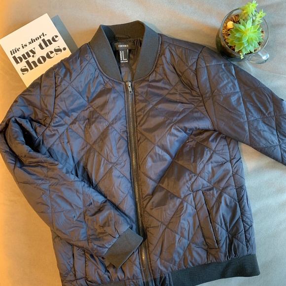 Forever 21 Jackets & Blazers - Forever 21 Quilted Down Puffer Jacket